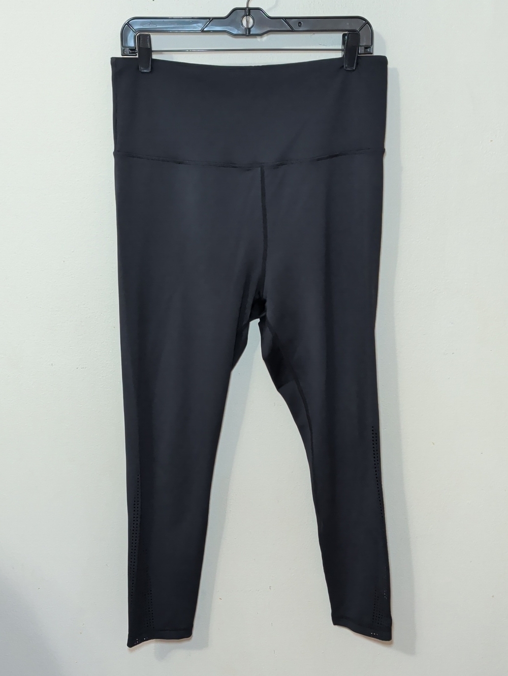 Zyia Active Black Chill Vented Leggings Perforated Hems Workout Women Size 14-16